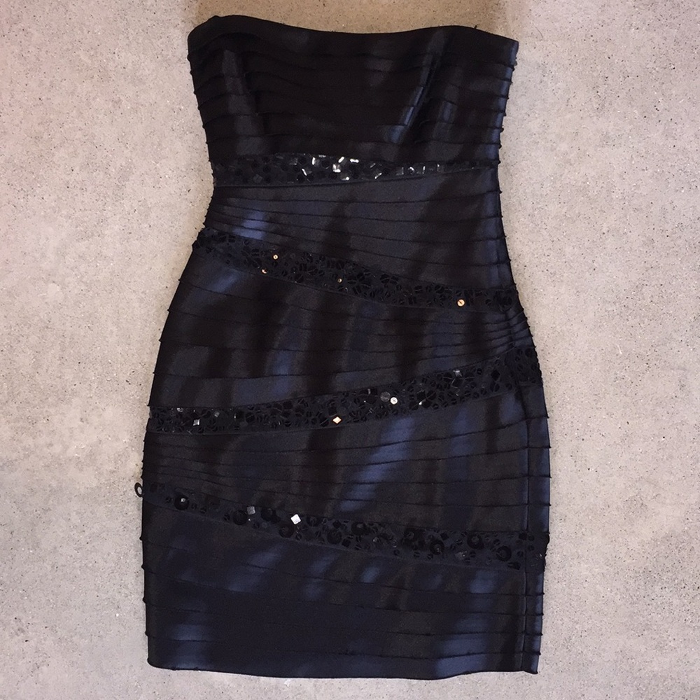 *BRAND NEW W/TAGS* BCBGMaxAzria Strapless Dress